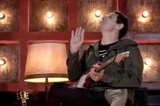 Ricardo Mollo y su emoción al tocar con la guitarra roja de Spinetta