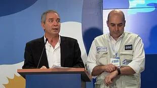 Julio Alak, ministro de Justicia, y Alejandro Tullio, vivieron un tenso momento de zozobra en las elecciones pasadas por la demora en dar a conocer los primeros resultados