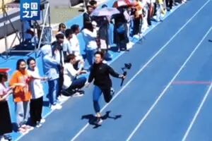 Un camarógrafo corrió más rápido que los atletas y se hizo viral en las redes sociales