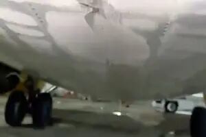 Las imágenes del avión que sufrió un golpe al aterrizar en Mar del Plata