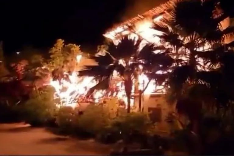 People had to help put out the fire after two hotels caught fire in the city of Cancun