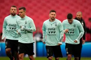 El grupo argentino en el entrenamiento, con Lo Celso, Messi, Otamendi y De Paul