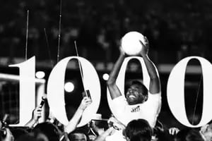 Pelé, el mito de los 1284 goles y por qué Messi ya lo sobrepasó según los registros oficiales