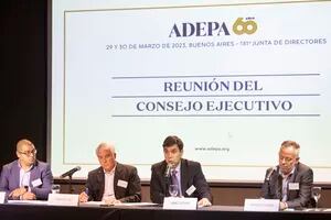 ADEPA denunció el hostigamiento a la prensa y pidió “un clima de tolerancia en la campaña electoral