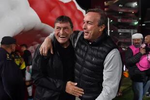 Julio César Falcioni y Abel Balbo, los entrenadores de Independiente y Central Córdoba, que traían buenas seguidillas de resultados; el santafesino cortó la del ex arquero.