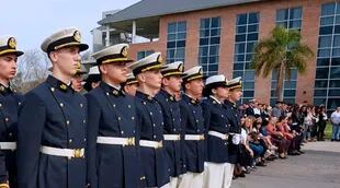 Ños liceos militares reúnen una población de 2500 cadetes. Los que incluyen los niveles inicial y primario suman otros 4000 alumnos