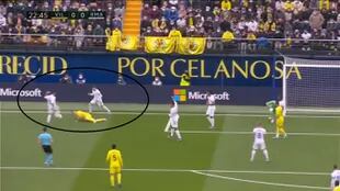 Daniel Carvajal le pegó un violento pelotazo a Giovani Lo Celso en la cara (Foto: Captura de video)