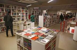 La librería del Fondo de Cultura Económica incluye un centro cultural