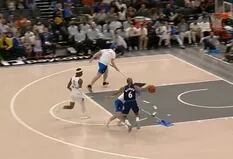 Un chico que pasa el trapo de piso evitó un doble en la NBA y Shaquille O’Neal se divirtió con la jugada
