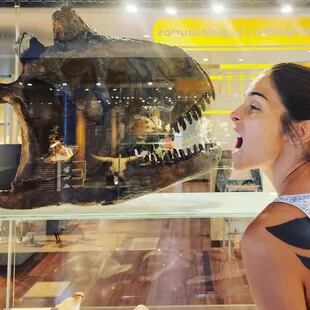 Juana Viale shared a funny photo with Fossil
