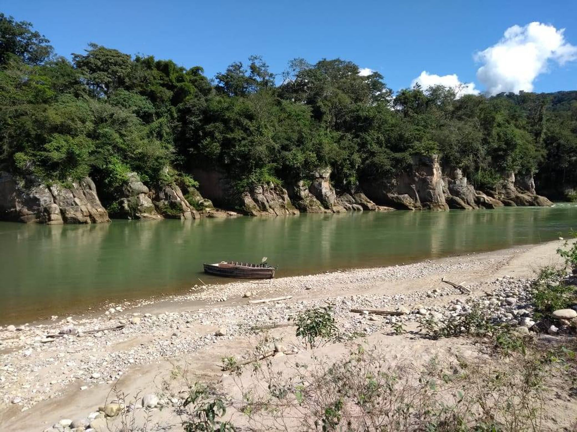 El Río Bermejo. Es preciso atravesarlo desde Bolivia para ingresar a la finca de los Ortiz Balut.
