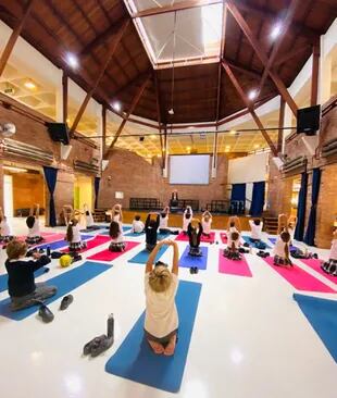 Yoga para contribuir al bienestar y al desarrollo de habilidades