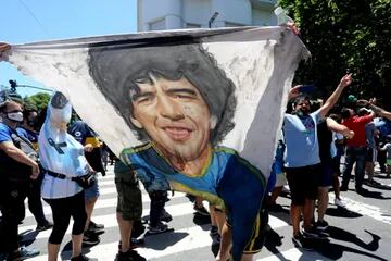 Alrededor de 30 cuadras de cola para despedir a Maradona en la Rosada