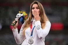 La atleta que subastó su medalla olímpica para salvar la vida de un bebé