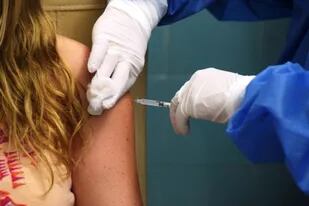 Uruguay, el primer país de América Latina en empezar la vacunación de menores