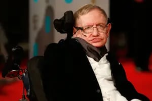 Las ocho predicciones de Stephen Hawking sobre el futuro de la humanidad y qué acabaría con el mundo