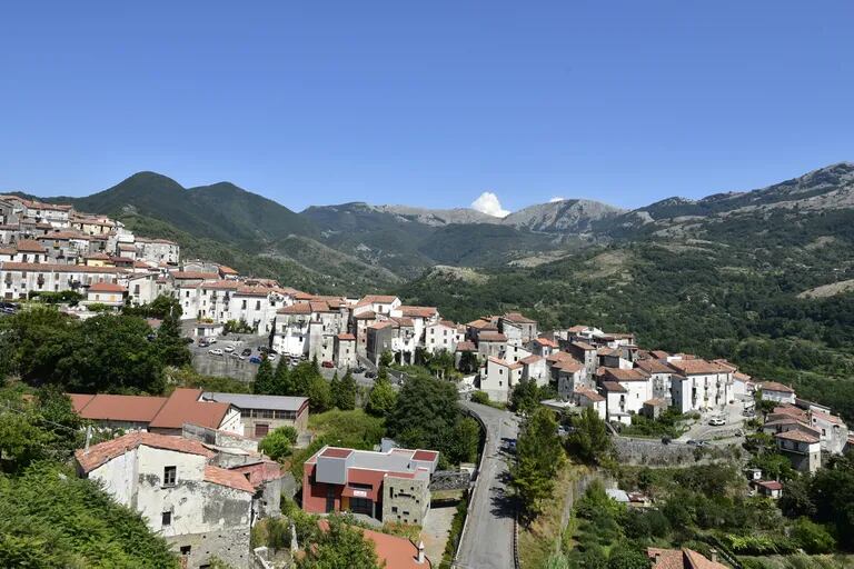 La vita cambia: nove città in Italia offrono 33.000 dollari a coloro che desiderano stabilirsi lì