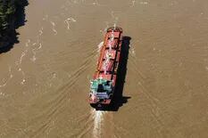 Sin dólares para repuestos y seguros, decenas de barcos abandonan la bandera argentina