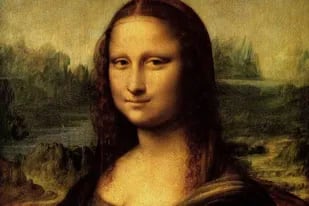 Un hombre disfrazado de anciana le tiró una torta a la Mona Lisa