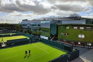 Wimbledon también recibió una fuerte sanción económica por seguir los lineamientos del gobierno británico