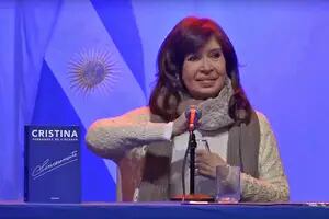 Cristina dijo que hay una campaña violenta y que es más capitalista que Macri