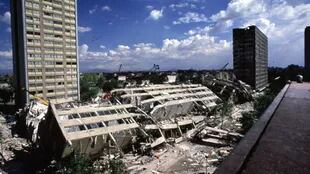 Un edificio colapsado luego del terremoto de 1985