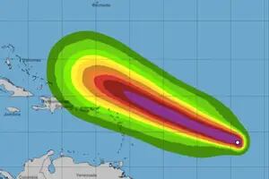 Lee podría convertirse en un huracán “extremadamente peligroso”