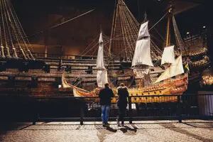El Titanic del siglo XVII que terminó vencido por el viento apenas empezó a navegar