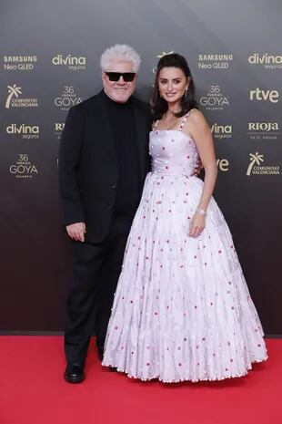 Pedro Almodóvar y Penélope Cruz en la alfombra roja de los Premios Goya 2022
