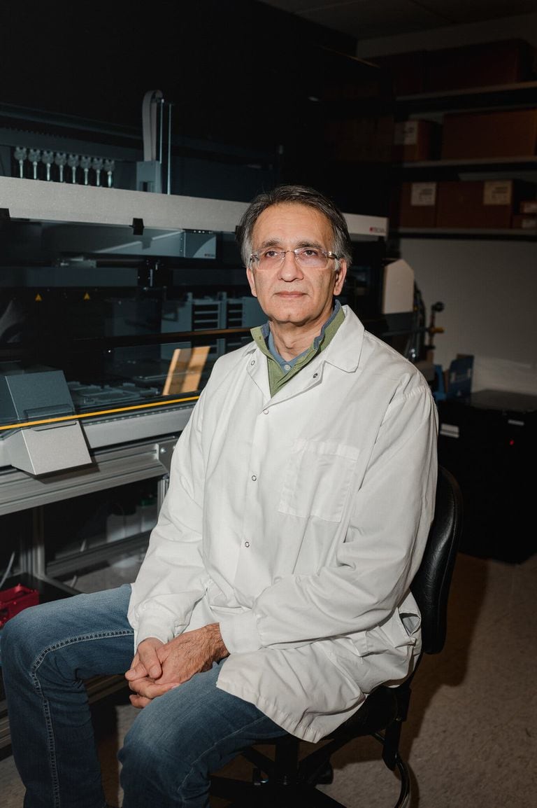 Vivek Kapur, microbiólogo veterinario de la Universidad Estatal de Pensilvania y miembro del equipo que llevó a cabo la investigación en Staten Island.