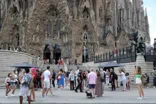 La Sagrada Familia, una de las paradas obligadas de los turistas en Barcelona