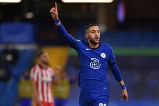El marroquí Hakim Ziyech, refuerzo frustrado de PSG, seguirá en Chelsea