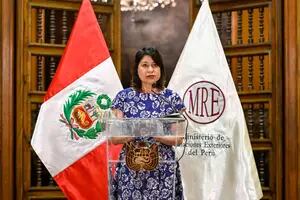 Renunció la canciller de Perú tras una frustrada reunión bilateral entre Dina Boluarte y Joe Biden