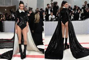 Kendall Jenner dejó mucha piel a la vista con un traje de lentejuelas con largas mangas que combinó con borcegos altos