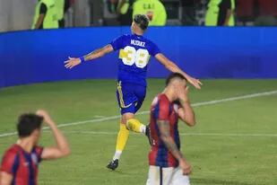 El "38" está cargado... Luis Vázquez anotó el gol que le dio a Boca el torneo de verano