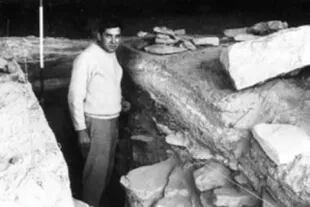 Wolfgang Erich Wendt, el investigador alemán que halló las piezas con las pinturas rupestres fue el que le puso Apolo 11 a la cueva de Namibia