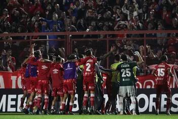 Argentinos Juniors venció a Liverpool y se clasificó para los octavos de final por la Copa Libertadores