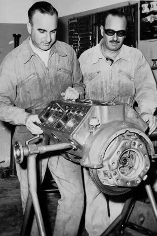 Los hermanos Emiliozzi y su revolucionario motor de válvulas y doble árbol de levas a la cabeza