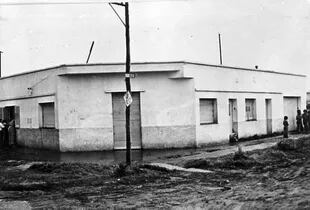 Frente de la vivienda ubicada en Garay 3254, en Rosario, donde estuvo cautivo el coronel Larrabure.