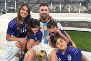 Antes de arribar a la Argentina, Anto Roccuzzo y sus hijos le dedicaron un sentido mensaje a Messi