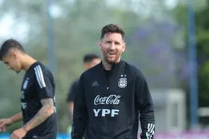 El detalle en el look de Lionel Messi al llegar a la Argentina que se hizo viral
