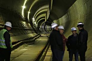 Ingreso al túnel del tren Sarmiento desde Haedo, en la provincia de Buenos Aires, donde ya pasó la excavadora