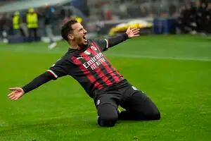 Napoli falló una situación increíble y lo tuvo contra las cuerdas, pero Milan festejó por un golazo