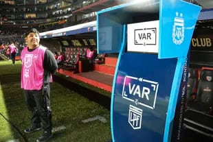 Desde la octava fecha de la Copa de la Liga Profesional, apenas la primera después de los clásicos, el VAR ha estado activo en el fútbol doméstico.