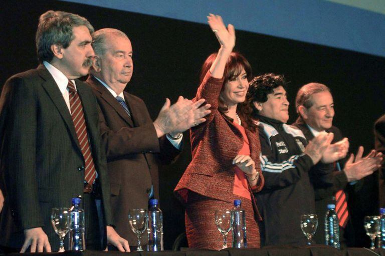 Cristina, Maradona y Grondona, en pleno Fútbol para Todos