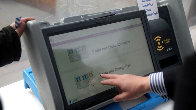 Una máquina de votación electrónica
