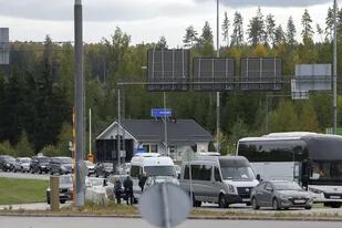 Más rusos buscan cruzar la frontera: las exigencias de Finlandia y qué medidas estudia para endurecer los requisitos