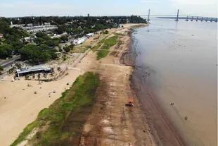 Según informes del Instituto Nacional del Agua (INA), el nivel del río Paraná seguirá “en situación de bajante” e, incluso, por debajo de la línea de “aguas bajas” hasta, al menos, marzo