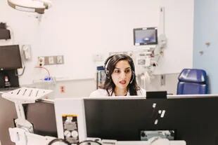 TELEMEDICINA. En el Rush University Medical Center se implementaron videollamadas para atender pacientes en el marco de la crisis sanitaria por el Covid