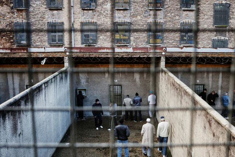 La prisión de la ciudad de Fresnes, lugar donde quedó recluida la presunta asesina de Lola por un antecedente de violación y tortura previo